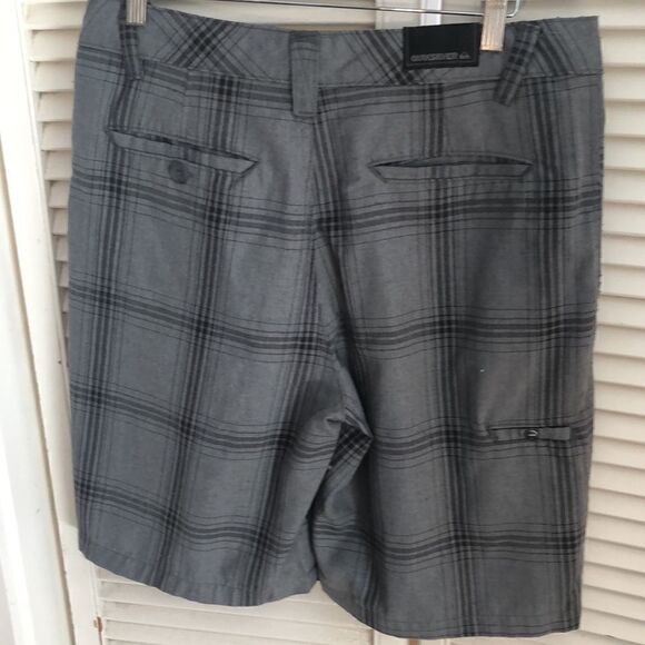 Quicksilver Cotton Plaid Gray Surf Shorts many pockets soft. - Picture 5 of 11